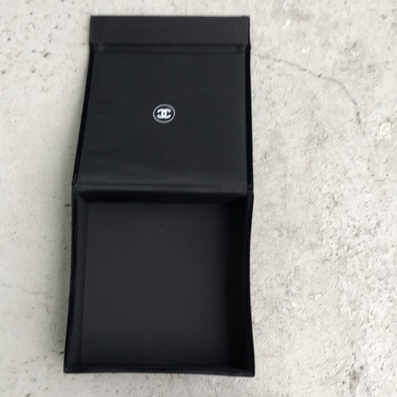 Chanel Box - Picture 3 of 4